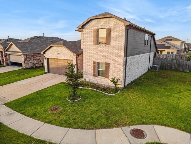 Foto del edificio - 5102 Hedgerose Ln