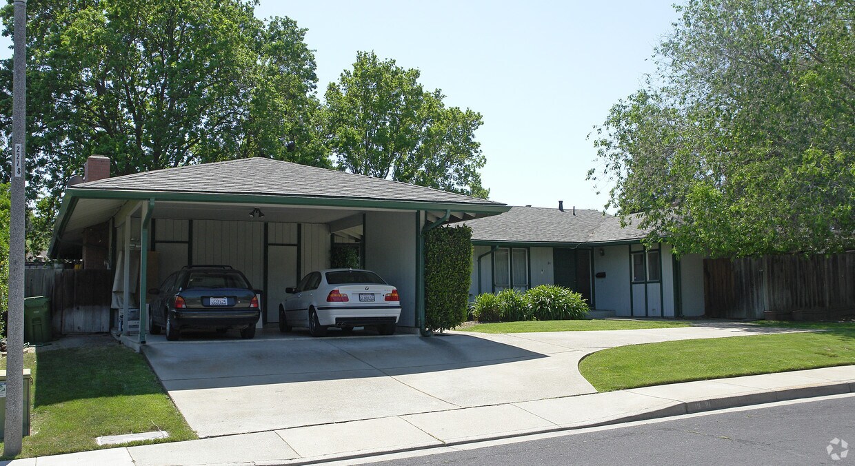 Foto del edificio - 19 Sutters Mill Ct