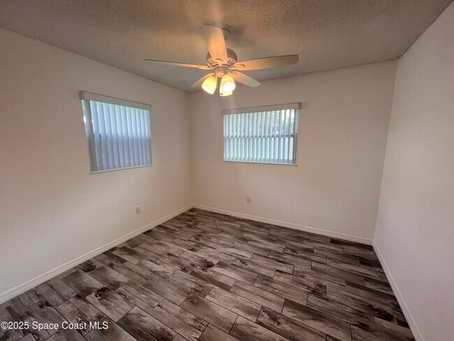 Foto del edificio - 5381 Frederick Ave