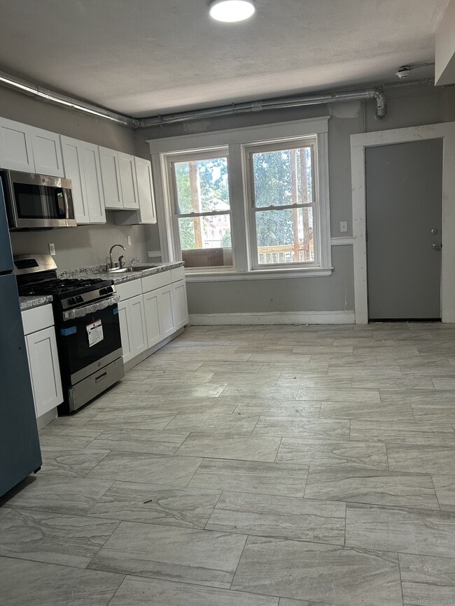 Building Photo - 155 Washington St