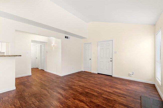Foto del edificio - 7200 W T C Jester Blvd