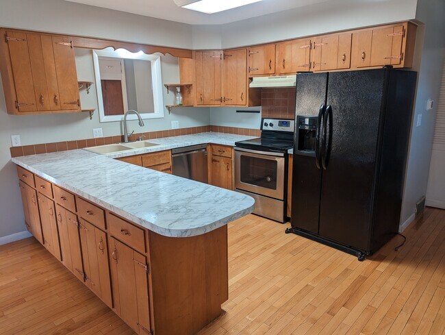 Building Photo - 1633 Smith Pl