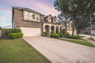 Building Photo - 6306 Hidden Alley Dr