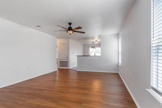 Building Photo - 1400 Poppy Seed Ln