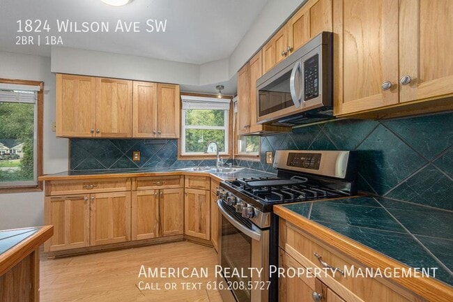 Building Photo - 1824 Wilson Ave SW
