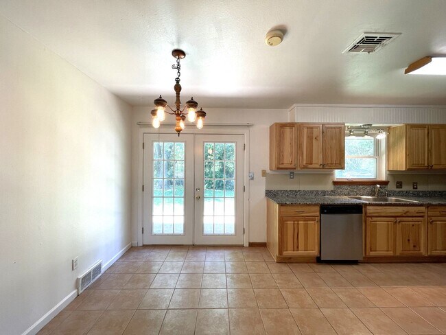 Foto del edificio - 1817 Hardy Dr