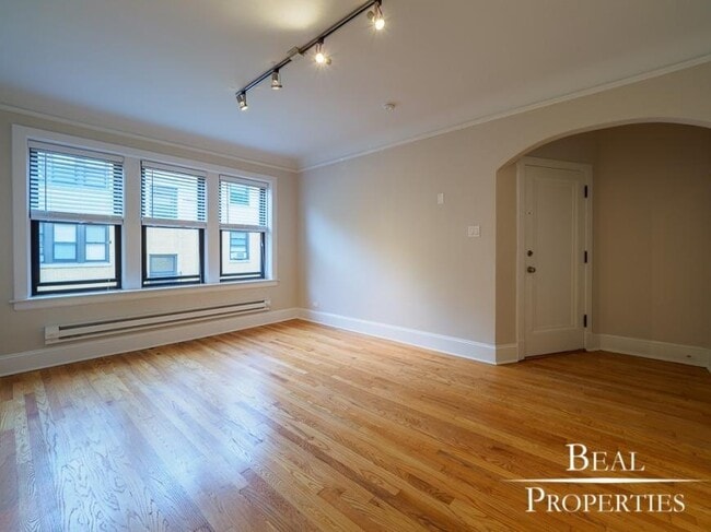 Building Photo - 0 bedroom in CHICAGO IL 60647