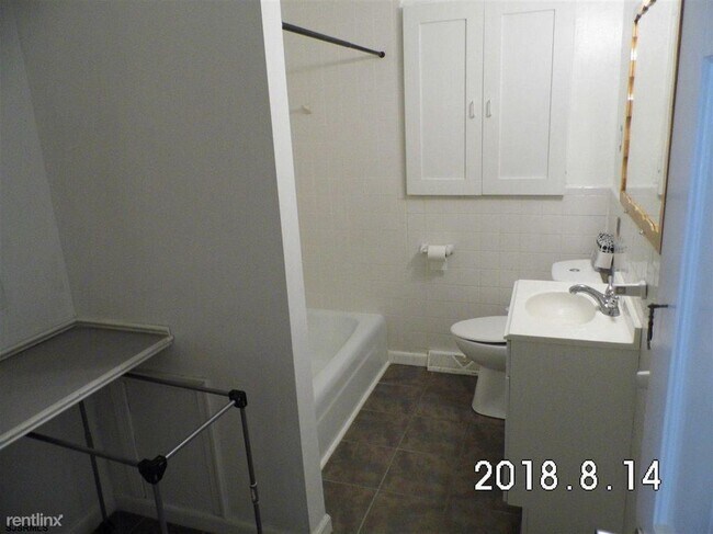 Building Photo - 5 br, 3 bath House - 16 Linda Lane