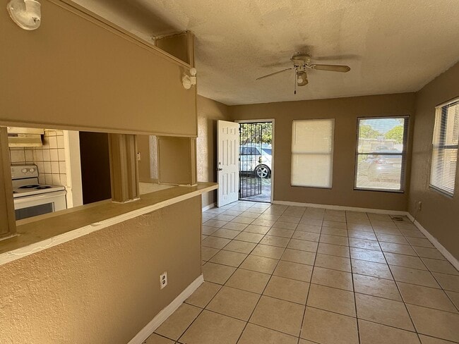 Building Photo - House for rent