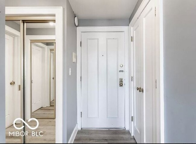 Building Photo - 230 E 9th St