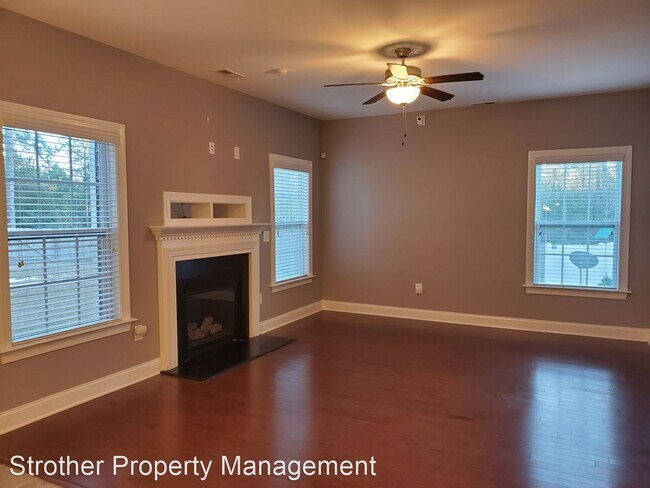Foto del edificio - 4 br, 3 bath House - 804 Century Drive