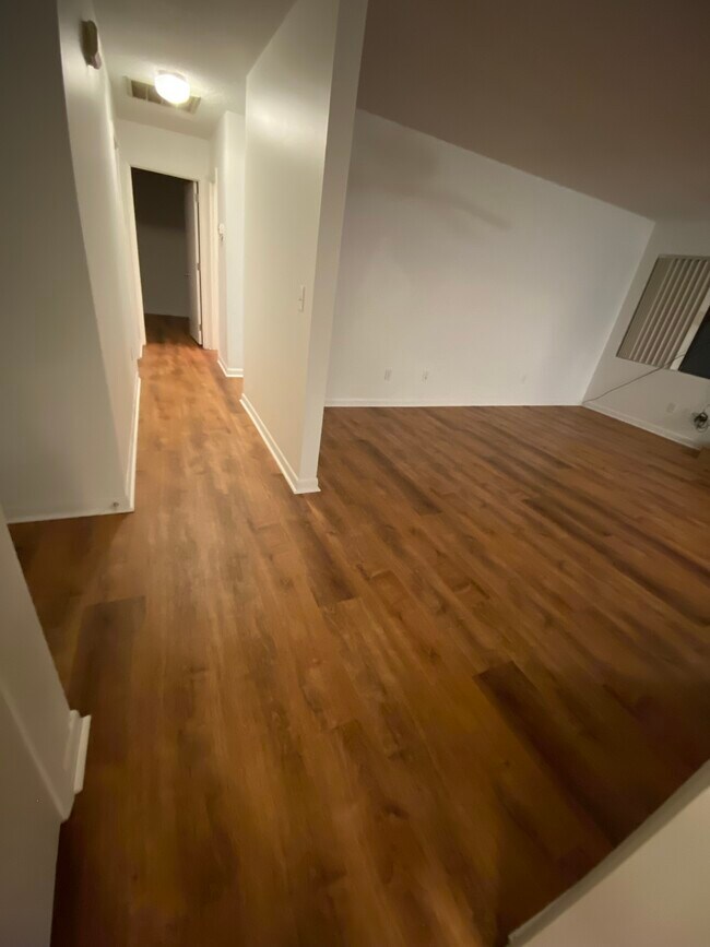 Foto del edificio - 925 Hunting Ridge Rd