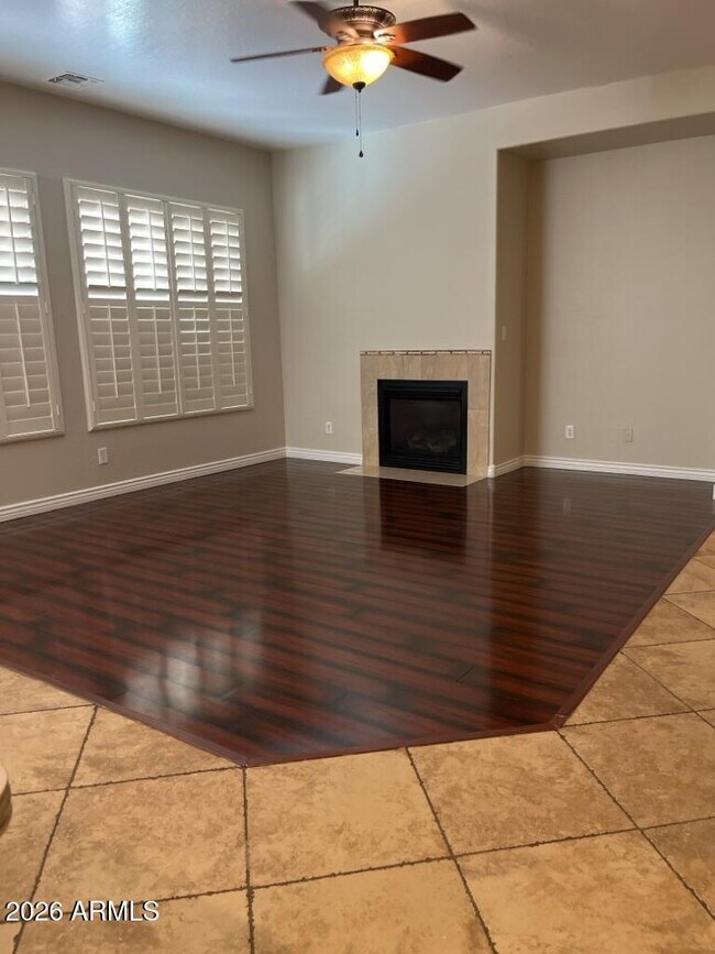 Foto del edificio - 18068 W Rimrock St