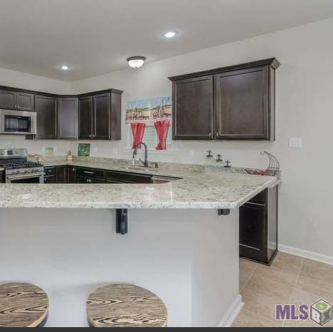 15612 Magicstone Dr, Prairieville, LA 70769 House Rental in