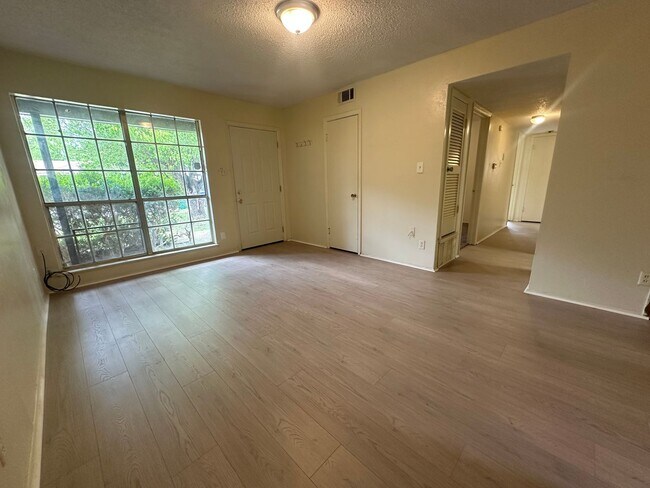 Foto del edificio - 4000 Acree St