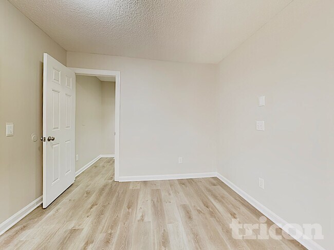 Foto del edificio - 615 Flicker St