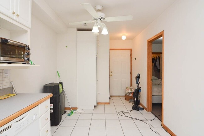 Foto del edificio - 1351 N Wolcott Ave