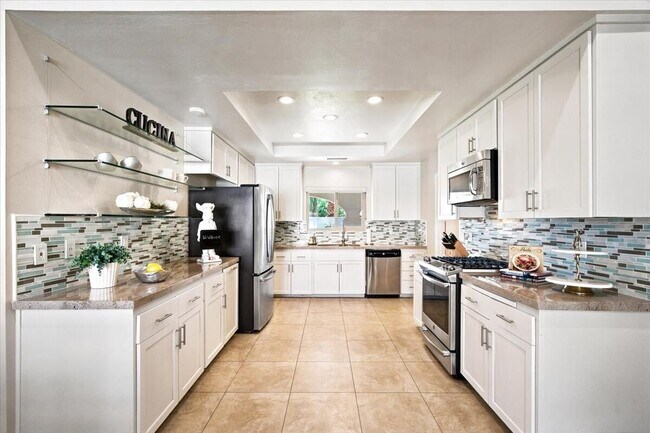 Building Photo - 48551 San Pedro St