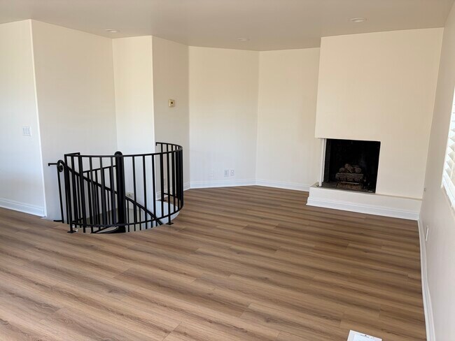 Foto del edificio - 3111 Bayview Dr