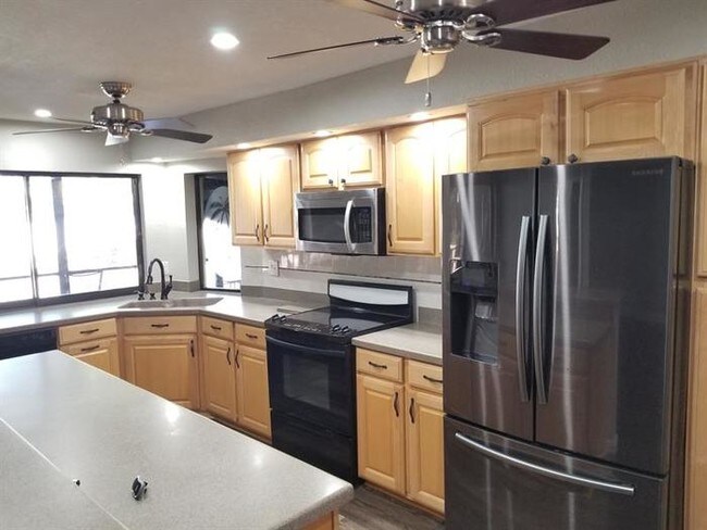 Building Photo - 12715 Kimberly Oaks Circle, Largo, FL 33774