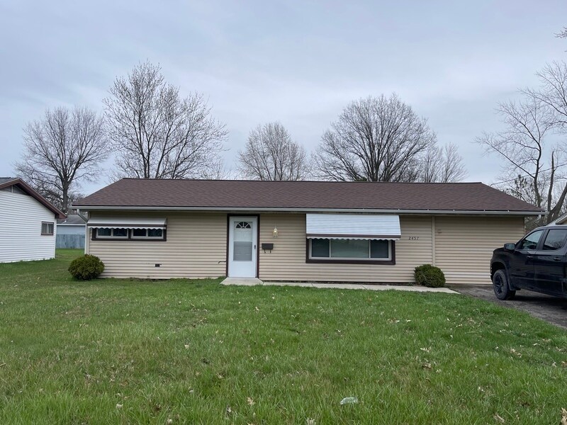 Foto principal - 2457 Bainbridge Ave