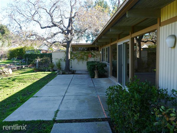 Building Photo - 605 San Roque Rd