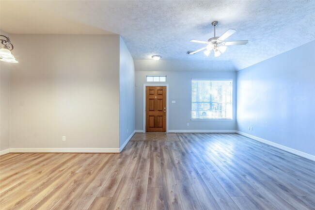 Foto del edificio - 11510 Alcott Dr