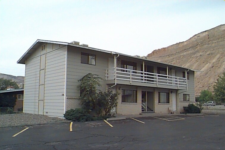 Primary Photo - 126 E 1st St
