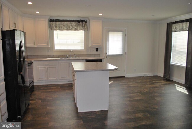 Building Photo - 13132 Gearhart Rd