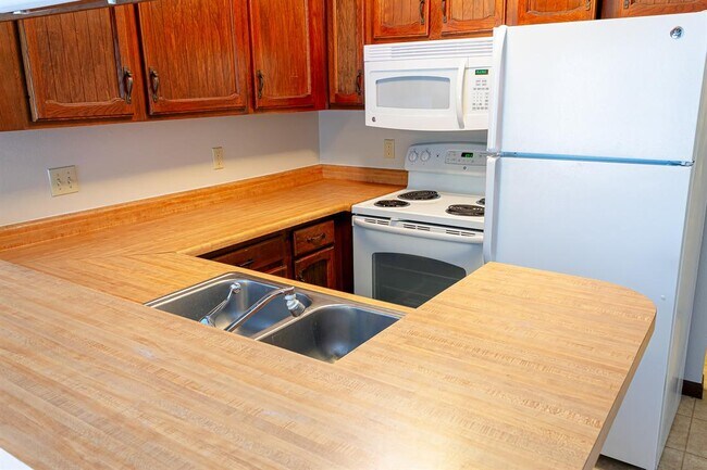 Building Photo - 343 Willow Wind Pl