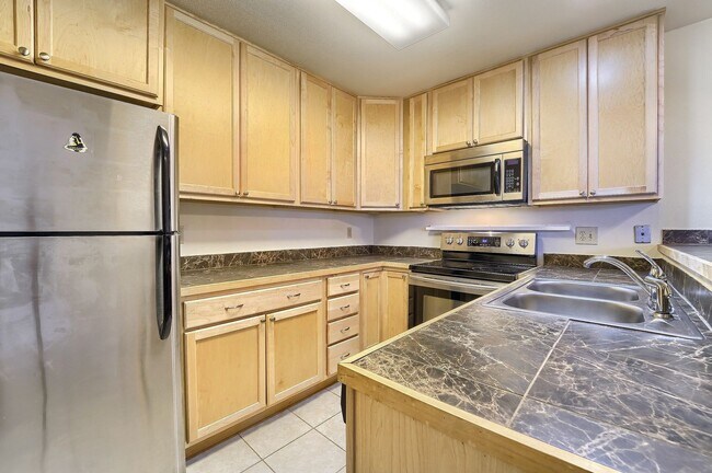Building Photo - 1 Bed 1 Bath Unit Available August 2025