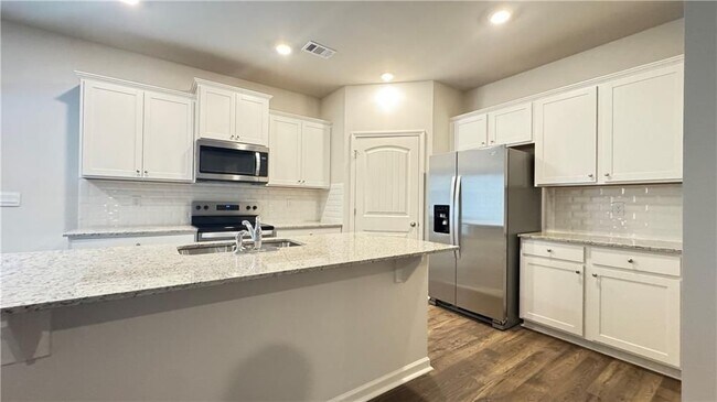 Foto del edificio - 405 Stoneybrook Dr