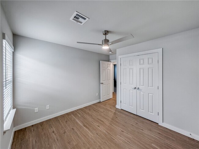 Foto del edificio - 6613 NW Altus St
