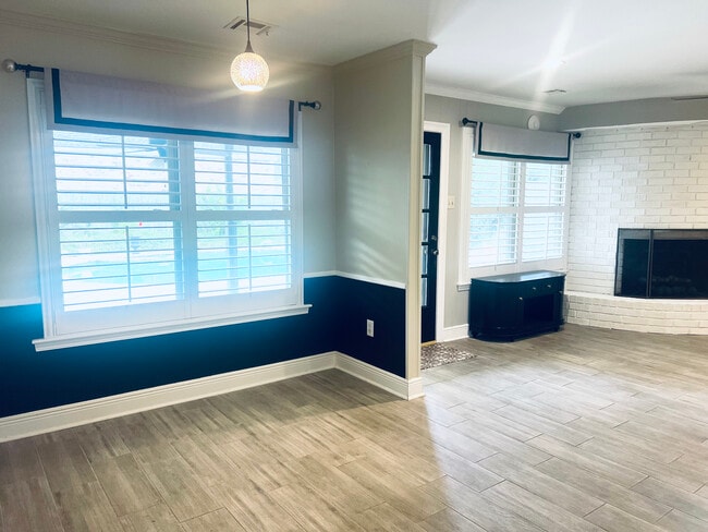 breakfast room and living room overlooking poolmarea - 36 Grand Canyon Dr