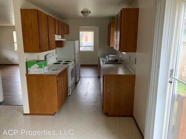 Foto del edificio - 3 br, 2 bath House - 2731 Madrona St.