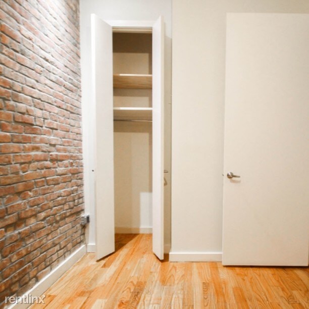 Building Photo - 209 Taaffe Pl