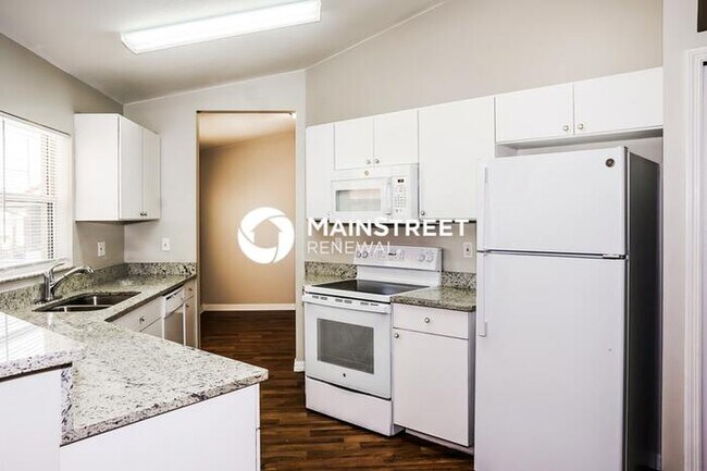 Building Photo - 3 Bedroom Pet-Friendly Home in PALM BAY, F...