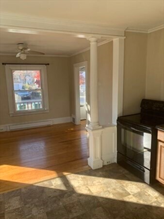 Building Photo - 302 S Main St