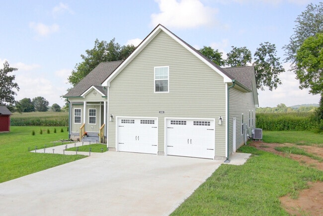 Building Photo - 133 Riverbend Dr