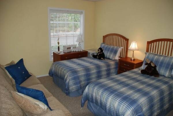 Large dual masters - 10790 Aderman Ave
