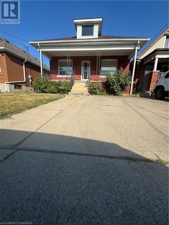 Building Photo - 276 Balmoral Ave N