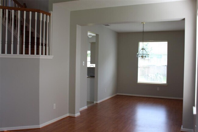 Building Photo - 9806 Trailing Moss Dr