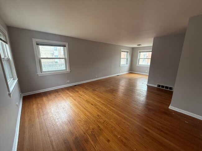 Foto del edificio - 6541 N Kedzie Ave