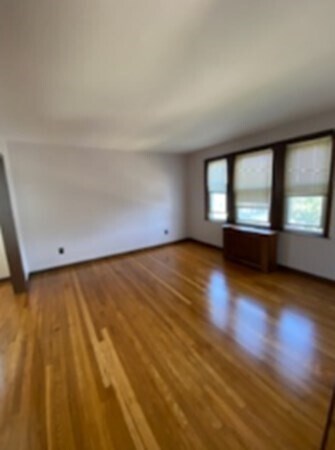Foto del edificio - 55 Englewood Ave