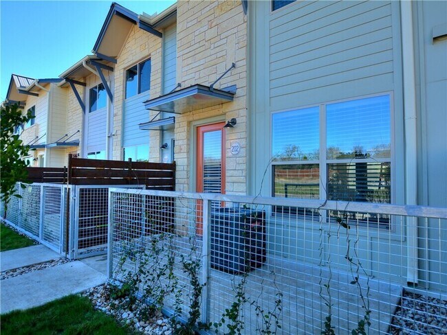 Foto del edificio - 7805 Cooper Ln