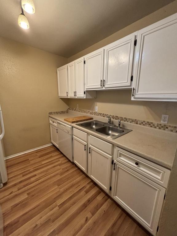Foto del edificio - 2119 Westwind Cir