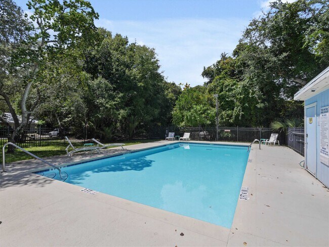 Foto del edificio - 620 Bowers Ln