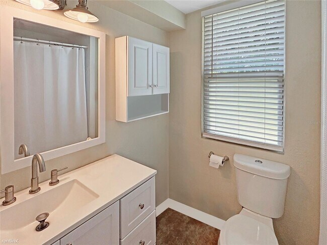 Building Photo - 3 br, 2 bath House - 1700 Santa Anna Drive
