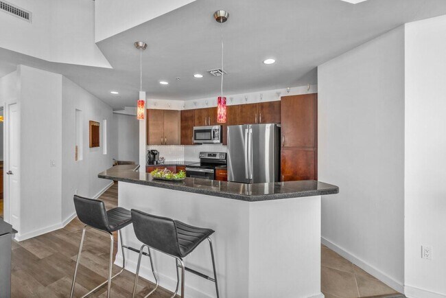 Building Photo - 300 S Australian Ave