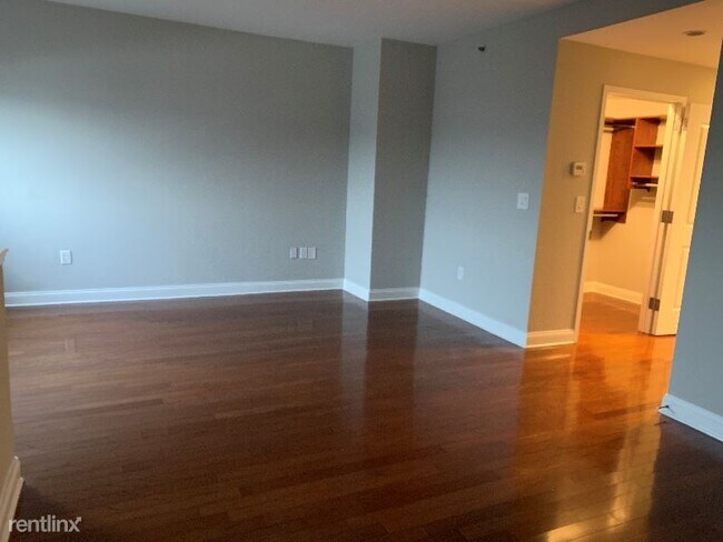 Foto del edificio - 100 Gorge Rd